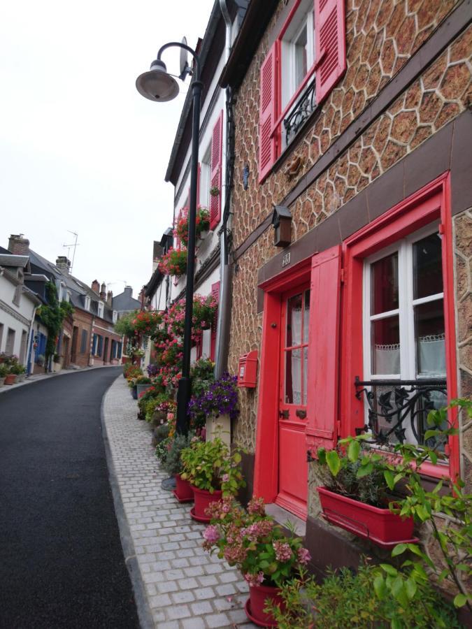 アレスト La Longere De Suzanne Bed & Breakfast エクステリア 写真