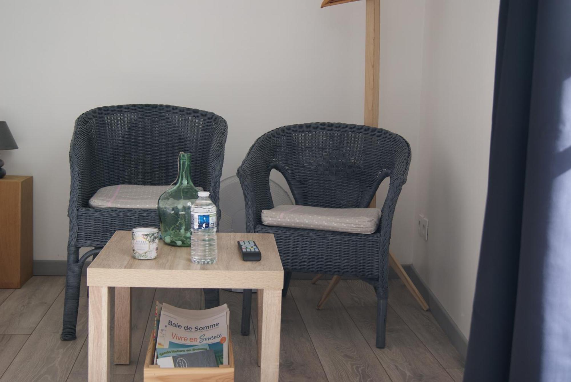 アレスト La Longere De Suzanne Bed & Breakfast エクステリア 写真